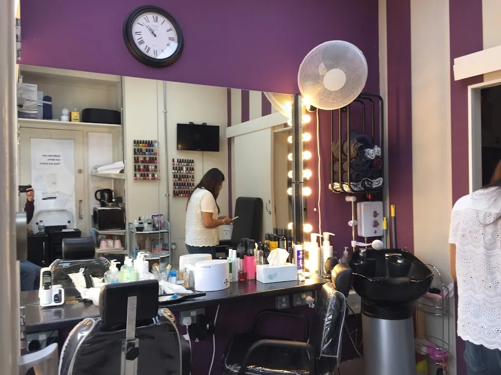 Snippers Hair & Beauty