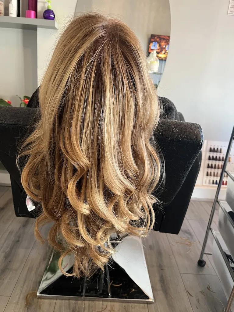 Soldo Unisex Salon