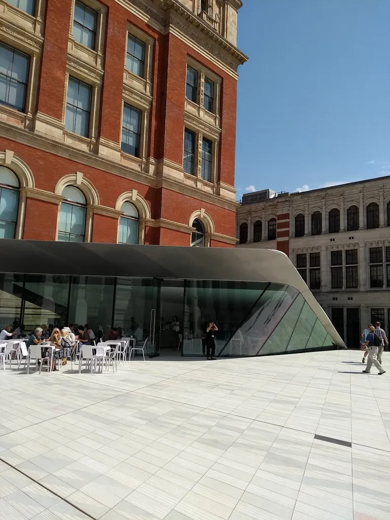 South Kensington Museums (Stop K)
