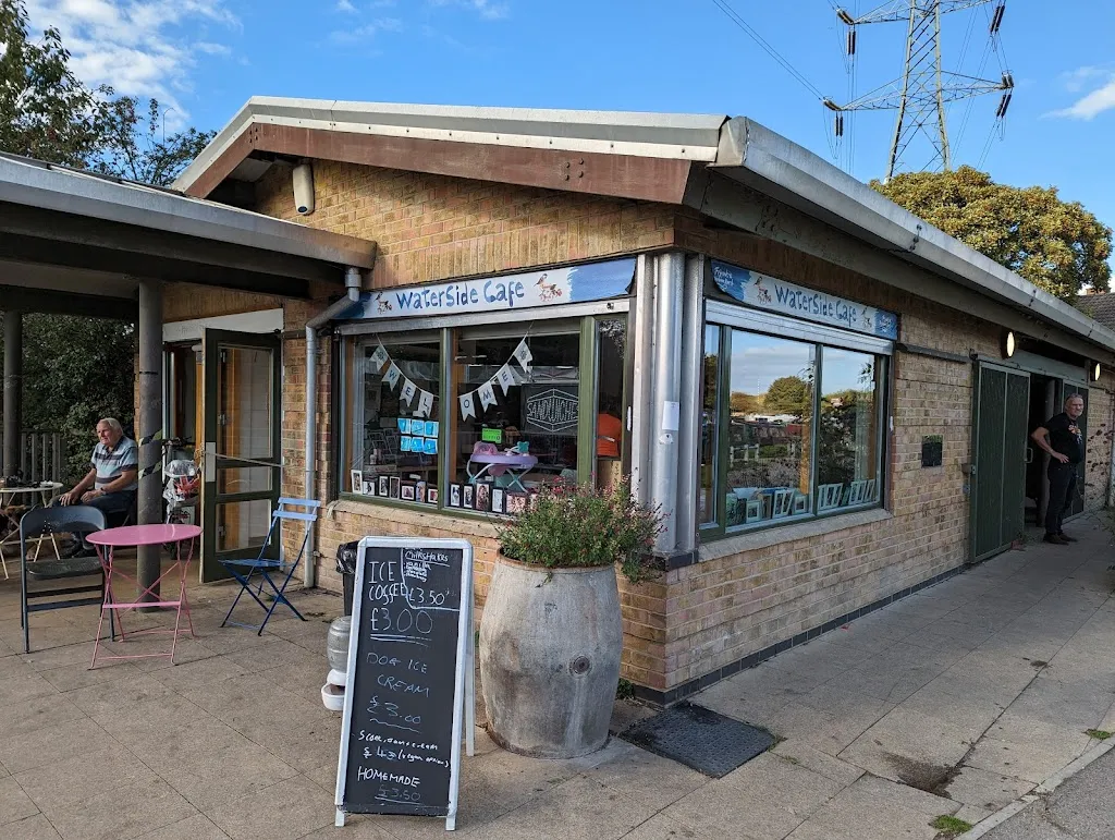 Stonebridge Lock Waterside Cafe
