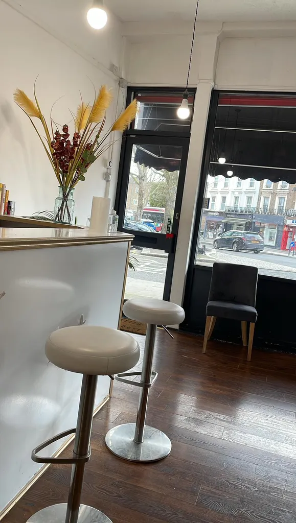 Studio Finis Beauty Bar