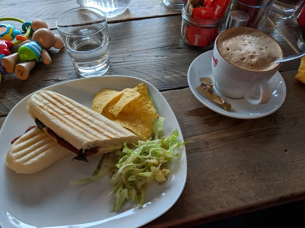 The Old Yard Bar Cafe