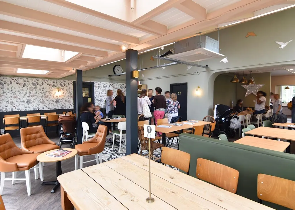 The Skylark Café