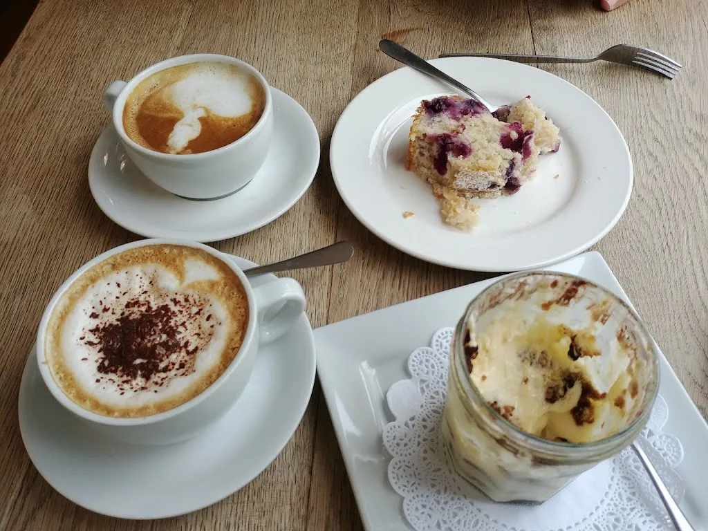 Tiramisu Cafe
