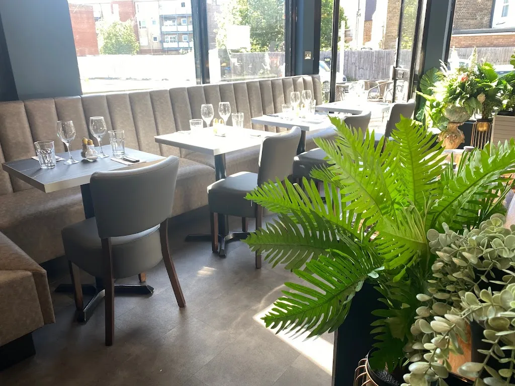 To Kefi (Greek Restaurant & Cafe)
