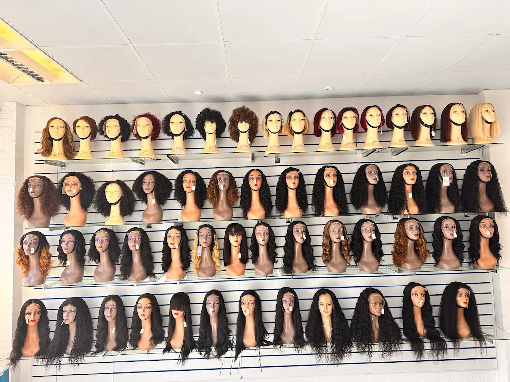 Tres Jolie Beauty Lounge