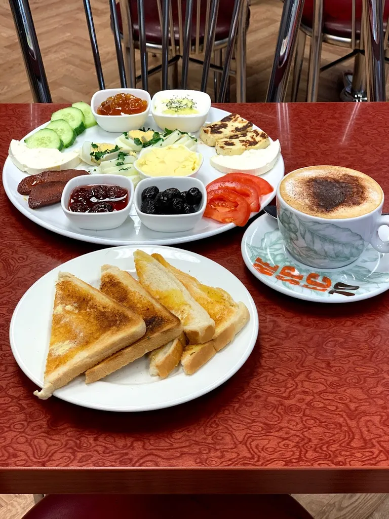 TRIO CAFE
