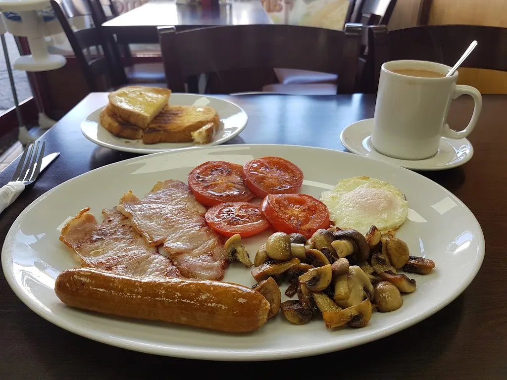 Tudor Rose Cafe