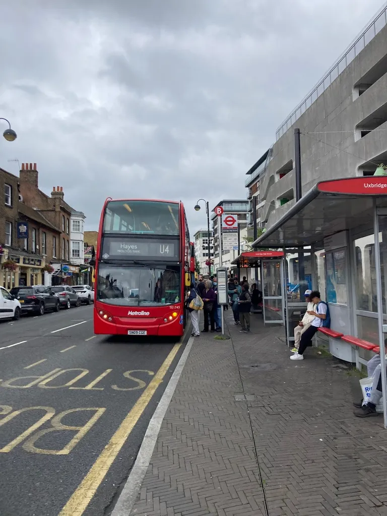 Uxbridge High Street (Stop B)