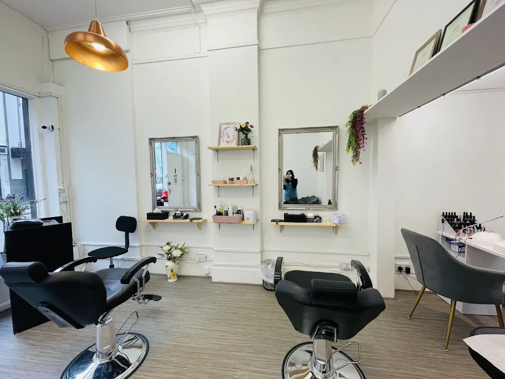 V brows & beauty lounge