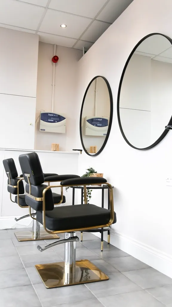 Vibe and Glow Salon