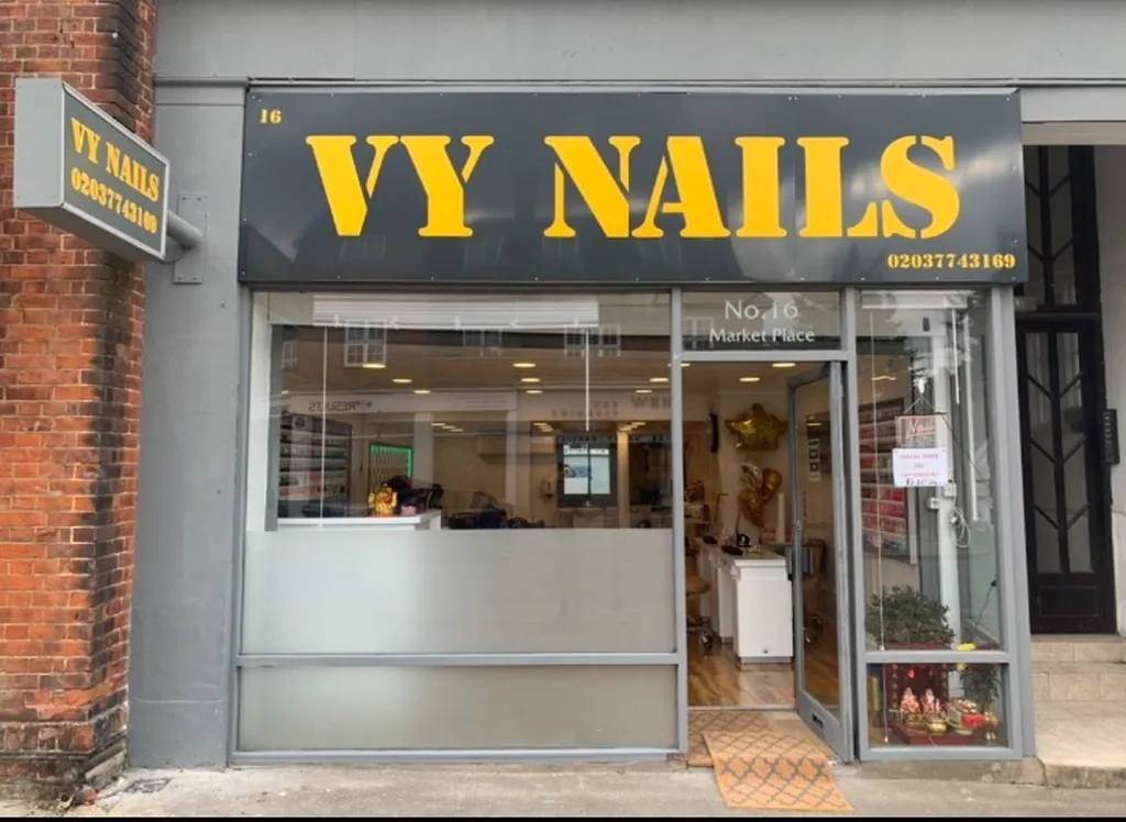 Vy Nails