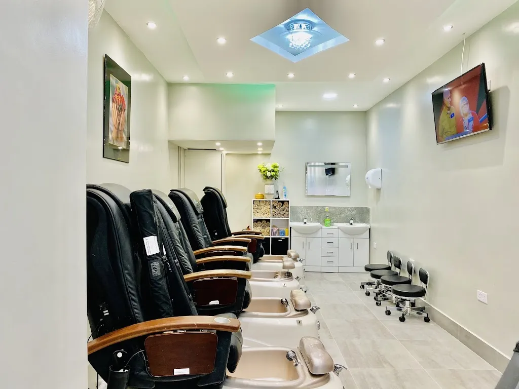 West Star Nails