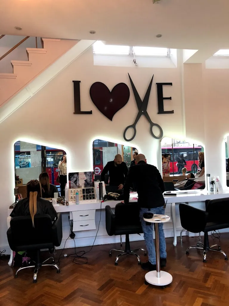 WIW Inspire SALON (Hair & Beauty & Nail & Wedding)