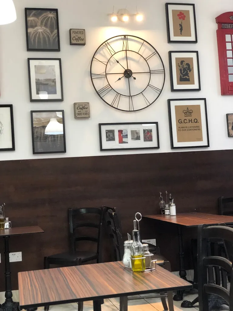 Zizi Café