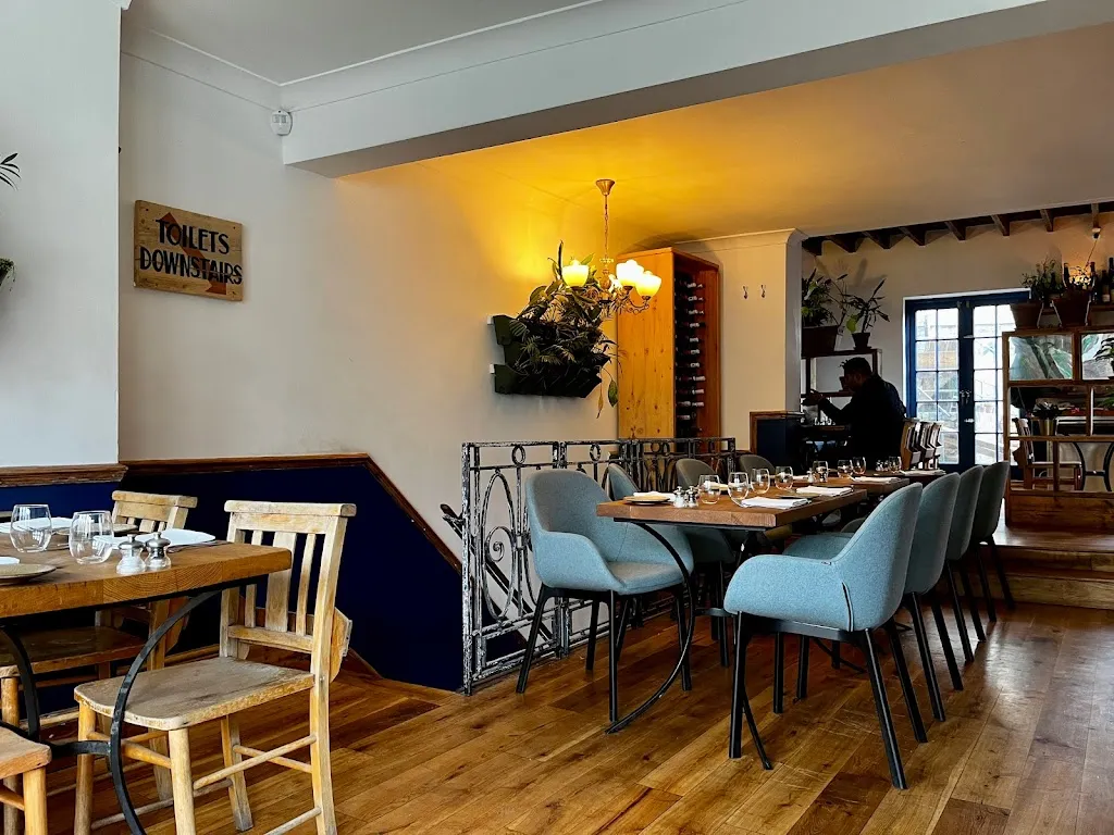 24 The Oval 1 24 The Oval