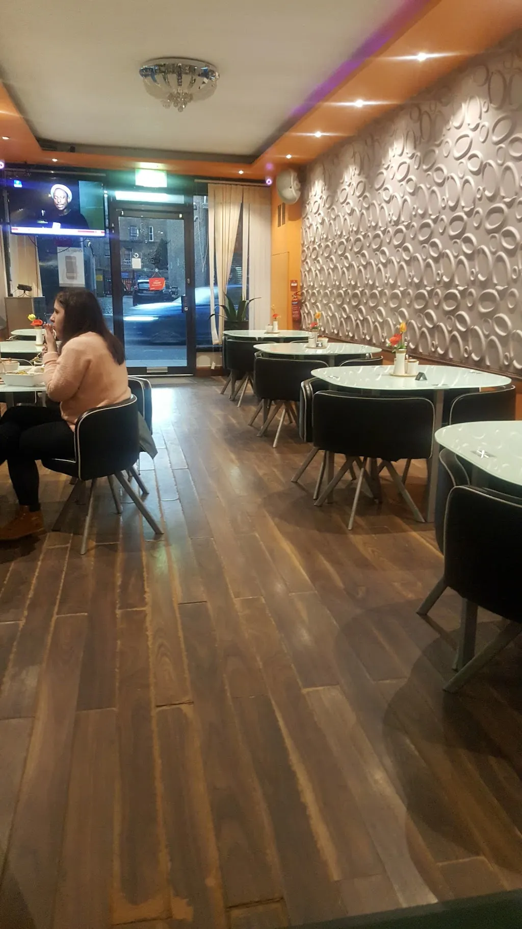 280 Degrees African/ Nigerian Restaurant/Bar&Girll) Kilburn
