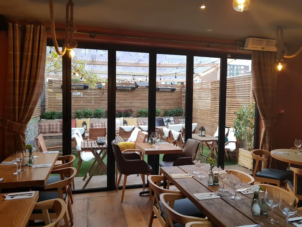 Albion's Restaurant 1 Albion's Restaurant