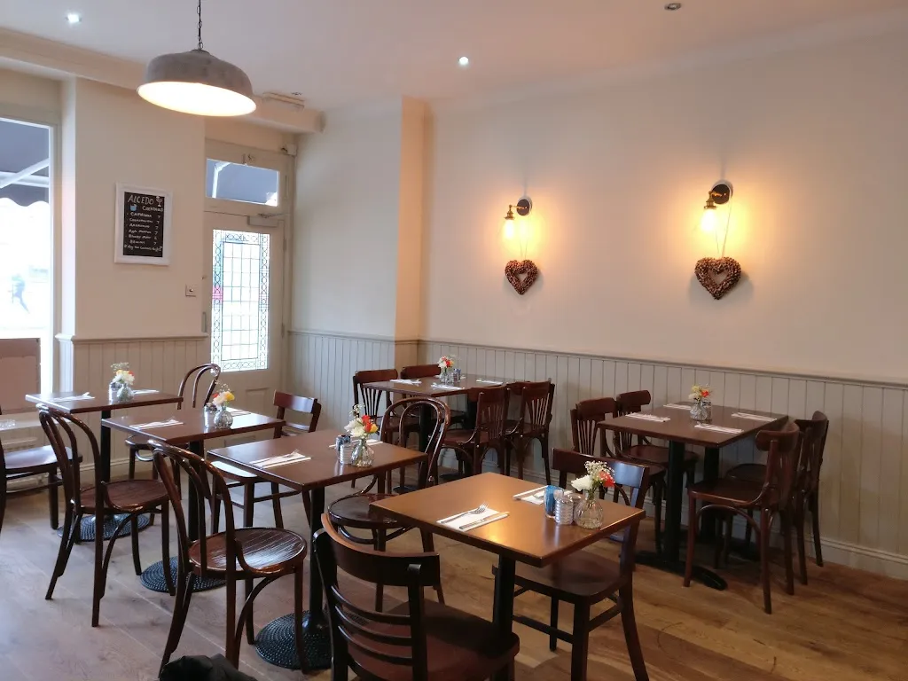 Alcedo Bistro & Bar