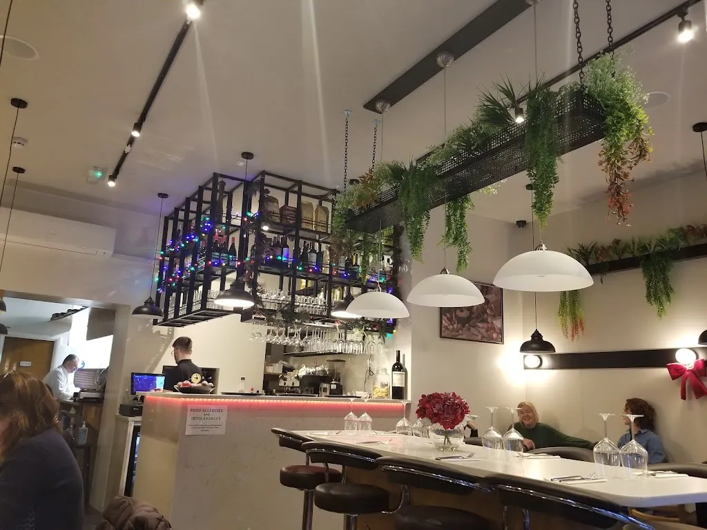 Alma's Restaurant Italian Cuisine & Pizzeria