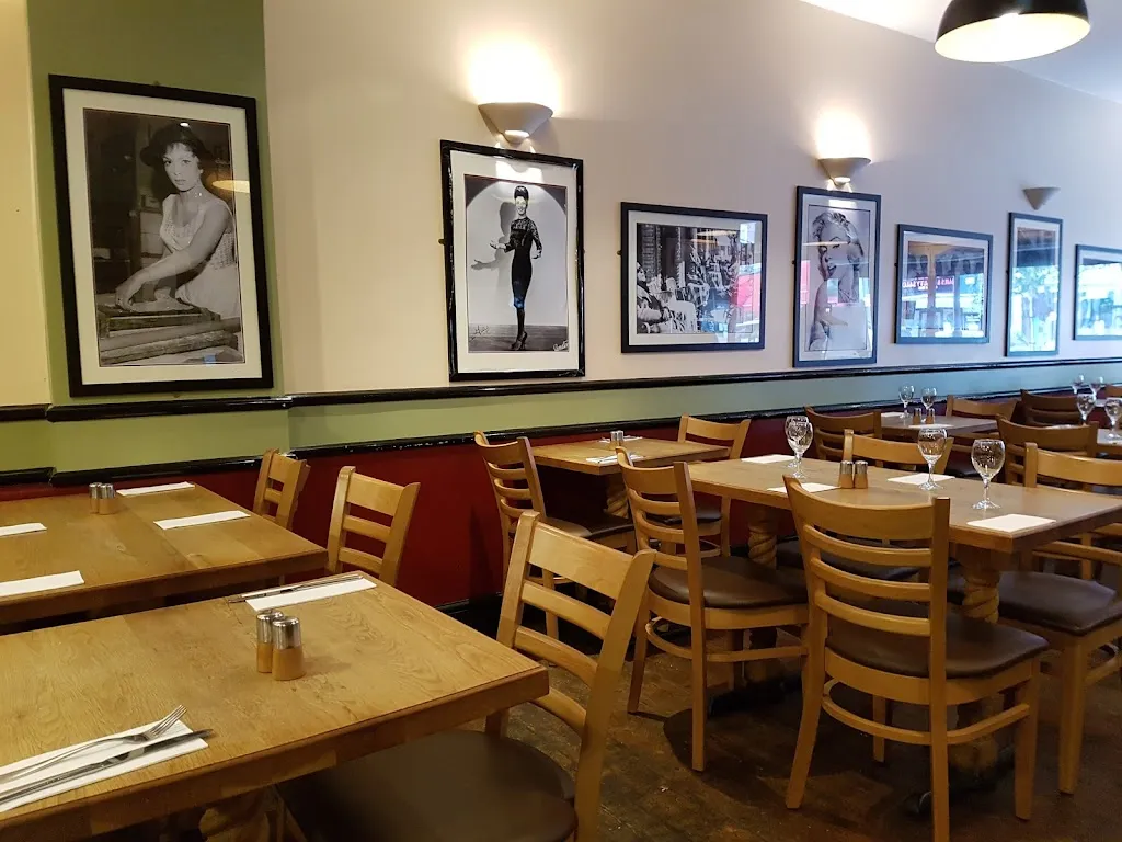 Amaretto Ristorante Pizzeria Golders Green, LONDON
