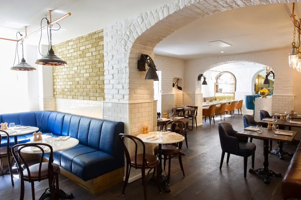 Apero Restaurant & Bar