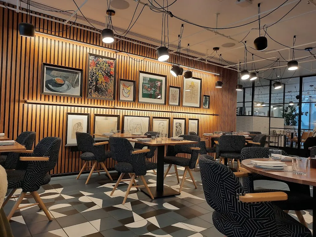 Art Yard Bar & Kitchen