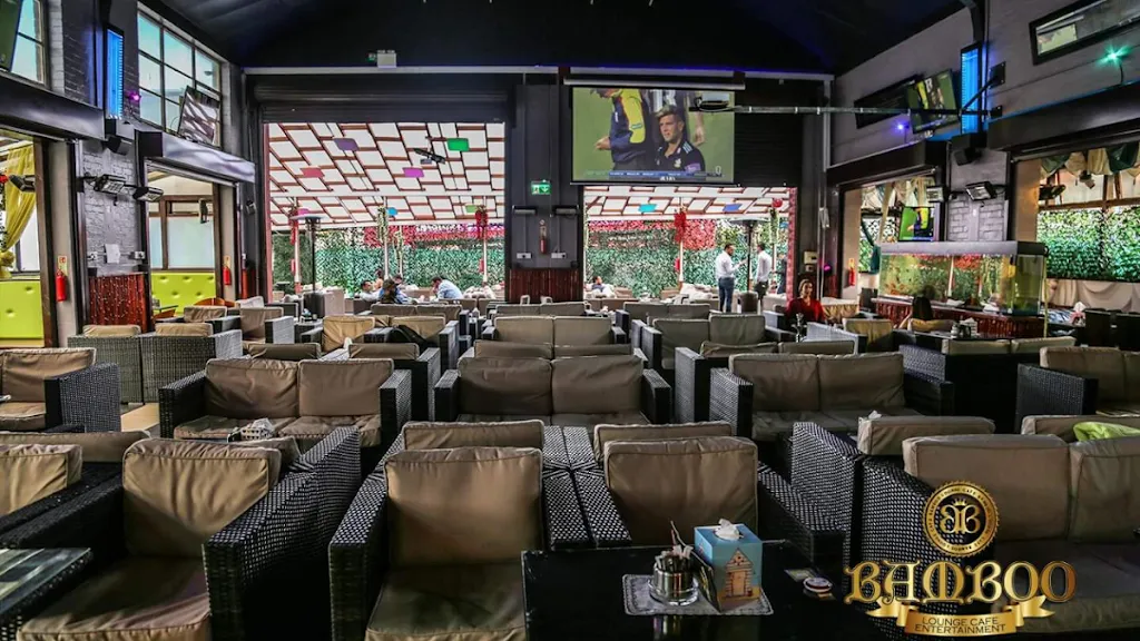BAMBOO LOUNGE