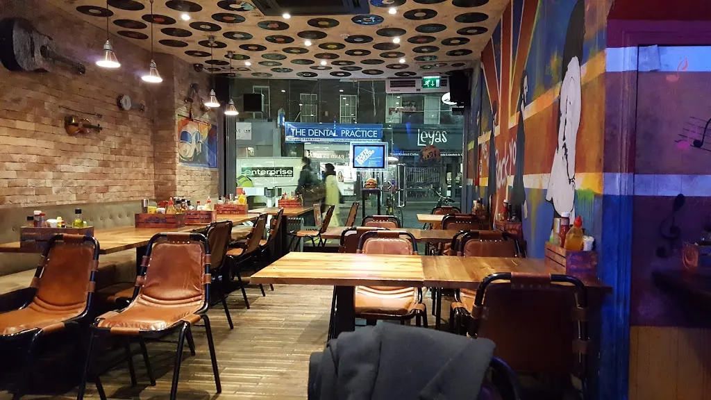 Band of Burgers, Camden