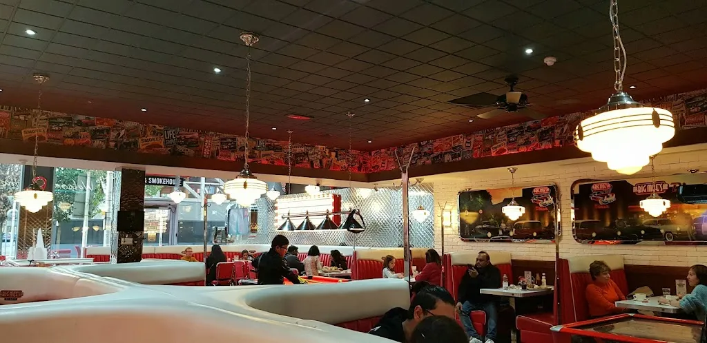Big Moe's Diner & Smokehouse Ilford