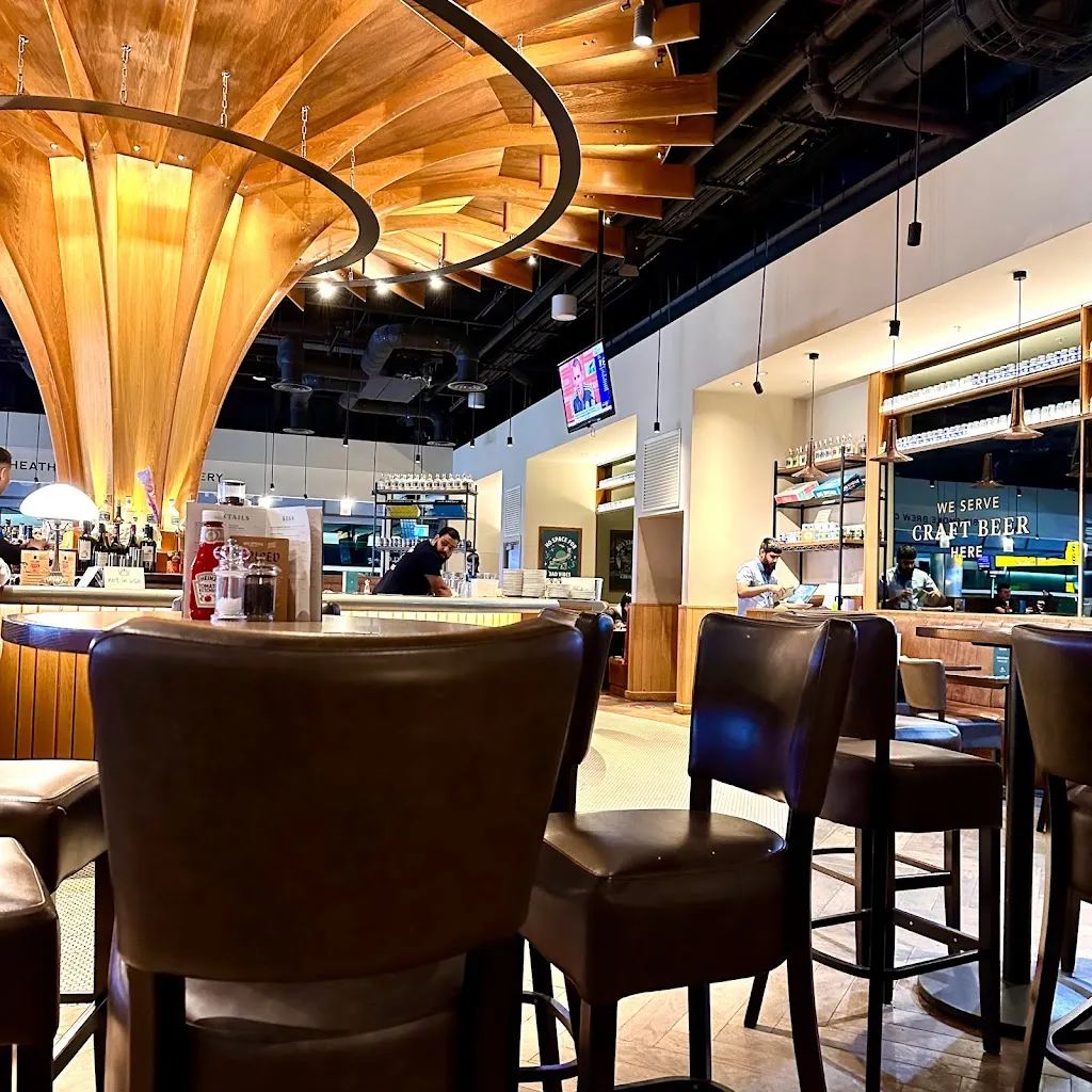 BIG SMOKE TAPHOUSE & KITCHEN