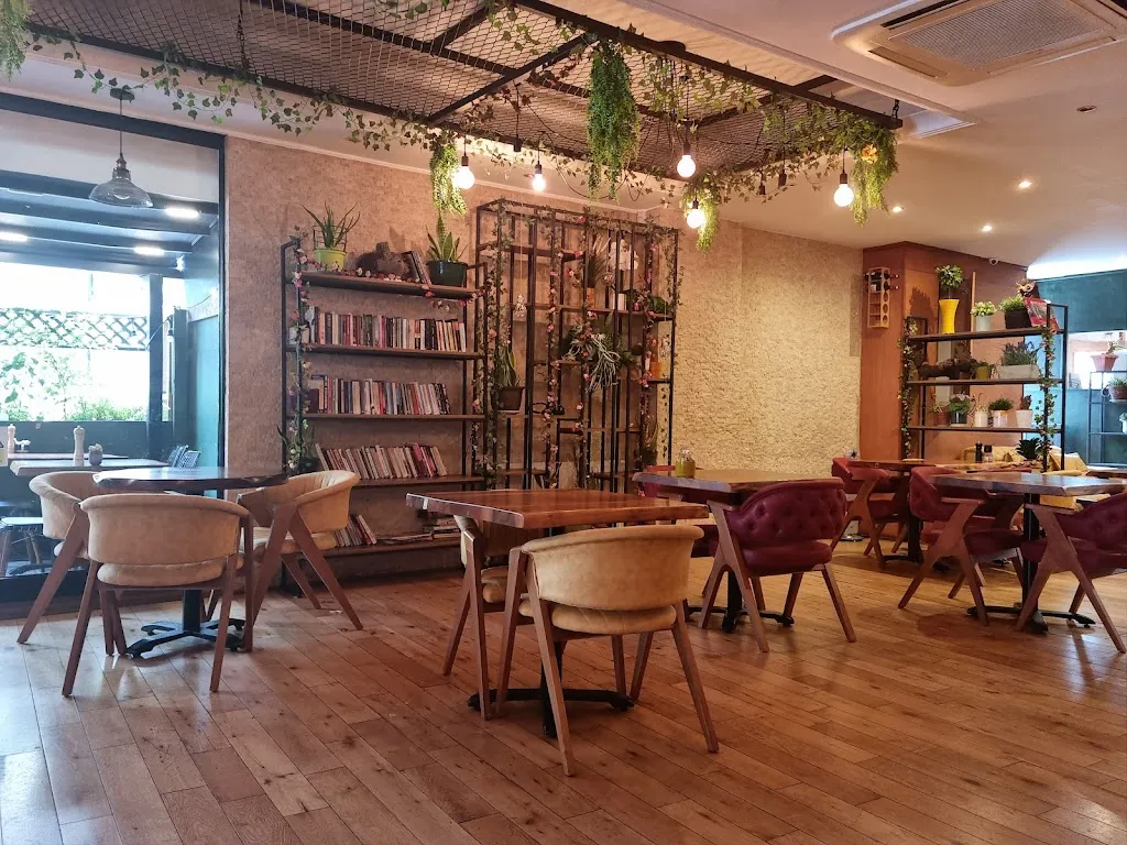 CheMen Cafe & Restaurant 1 CheMen Cafe & Restaurant