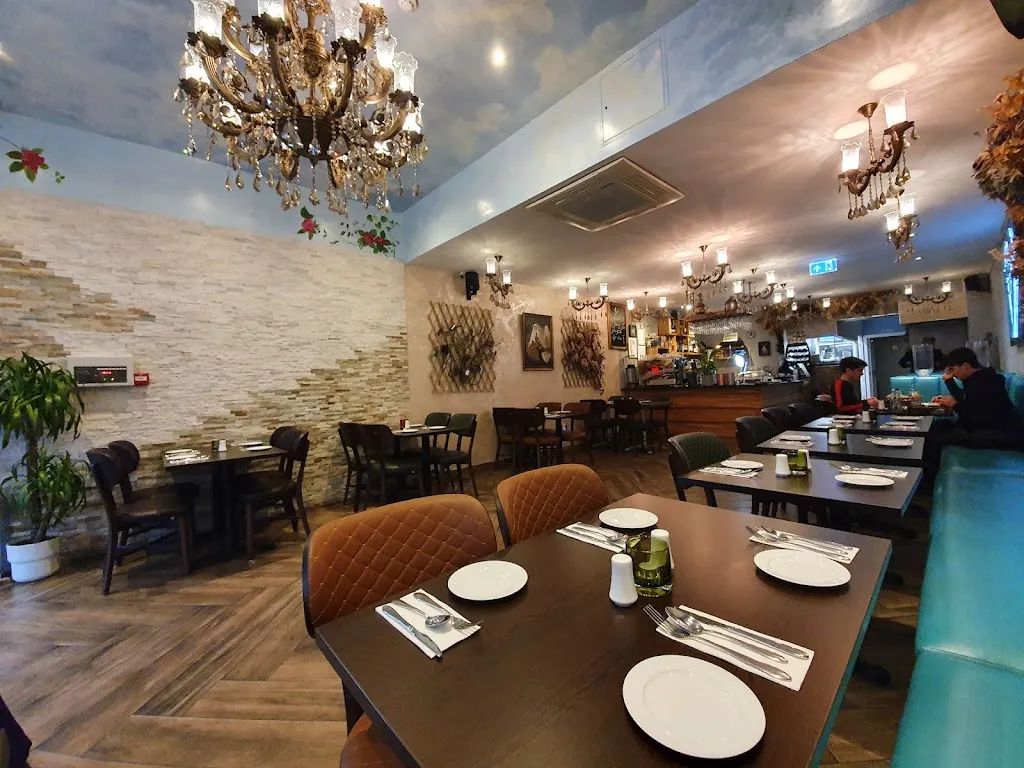 Crystal Restaurant رستوران كريستال