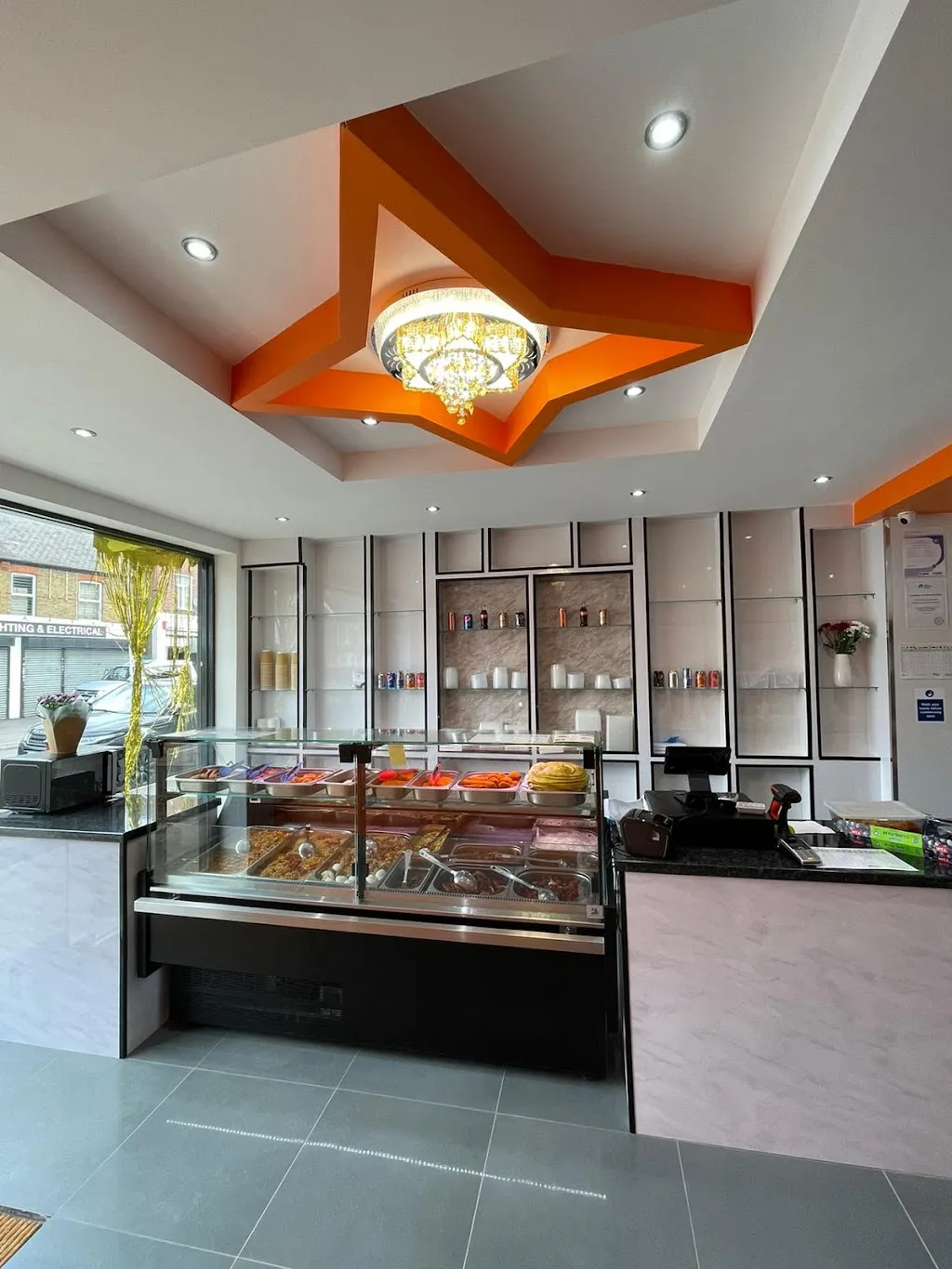 CURRY CORNER/EAZY MART