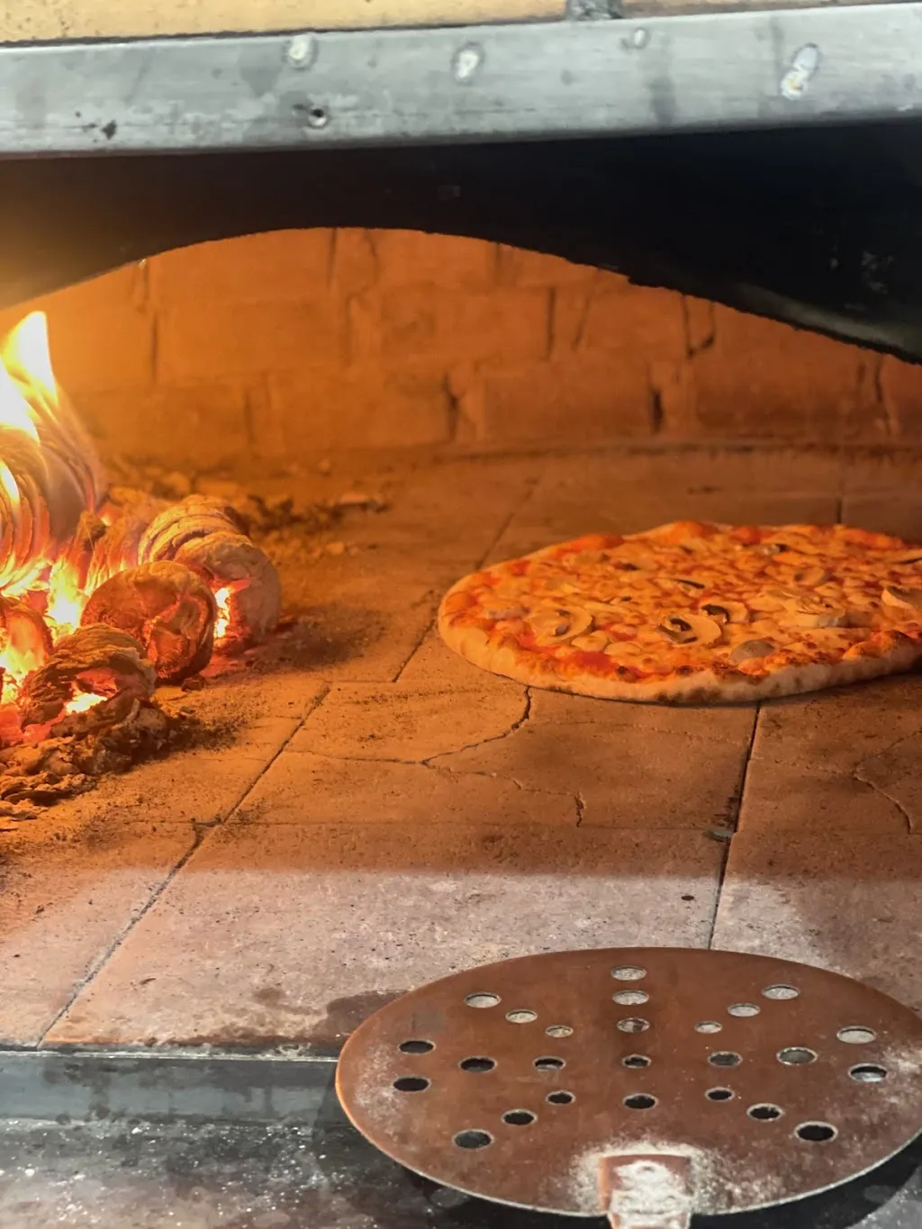 Dicarlo's Wood Fired Pizza and Pasta