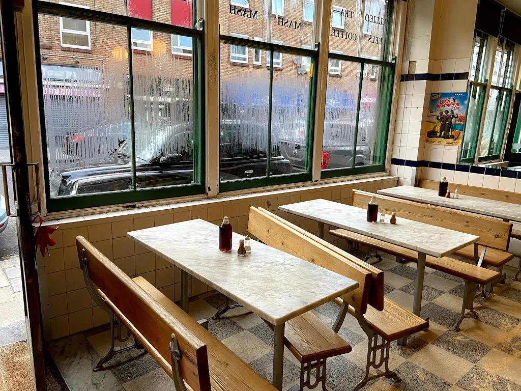 F Cooke Pie & Mash Hoxton