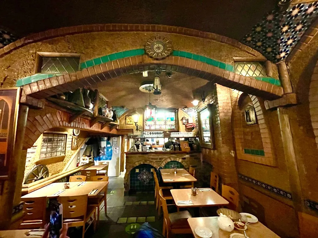 Faanoos Restaurant