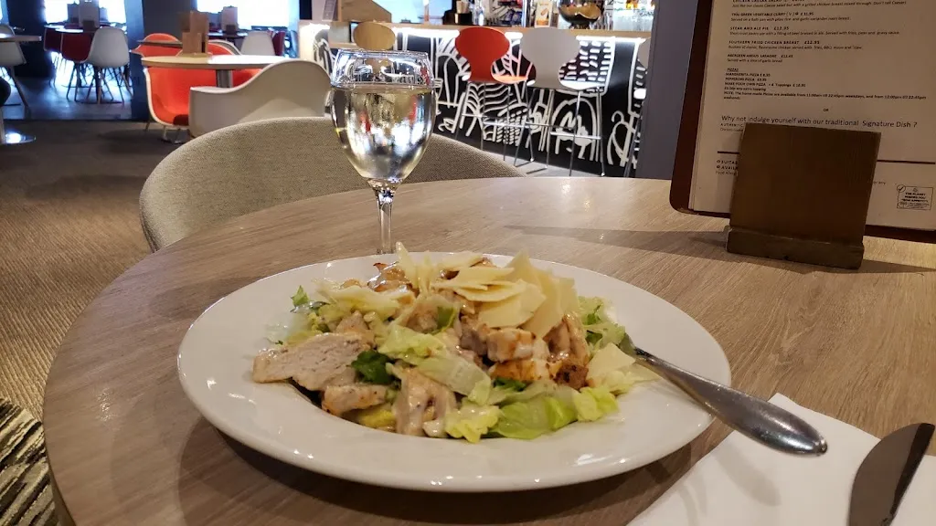 FOGG'S KITCHEN & BAR