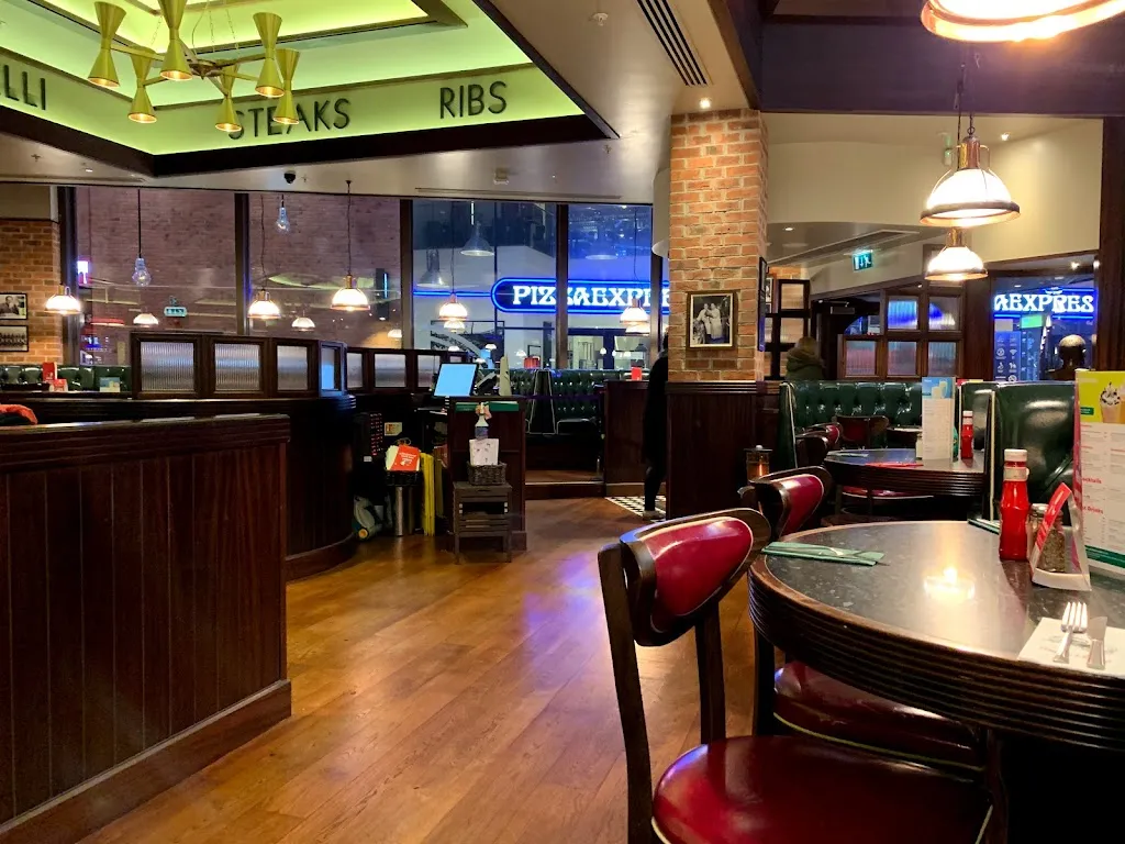 Frankie & Benny's