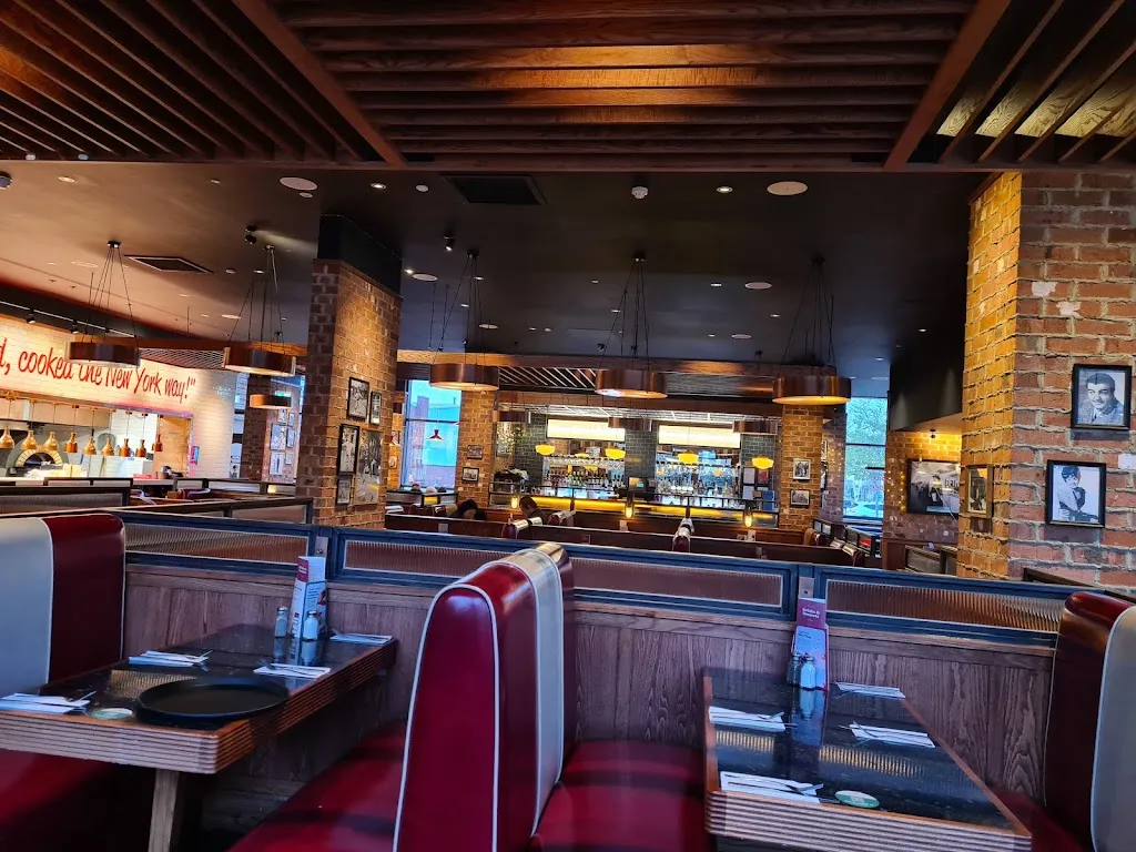 Frankie & Benny's
