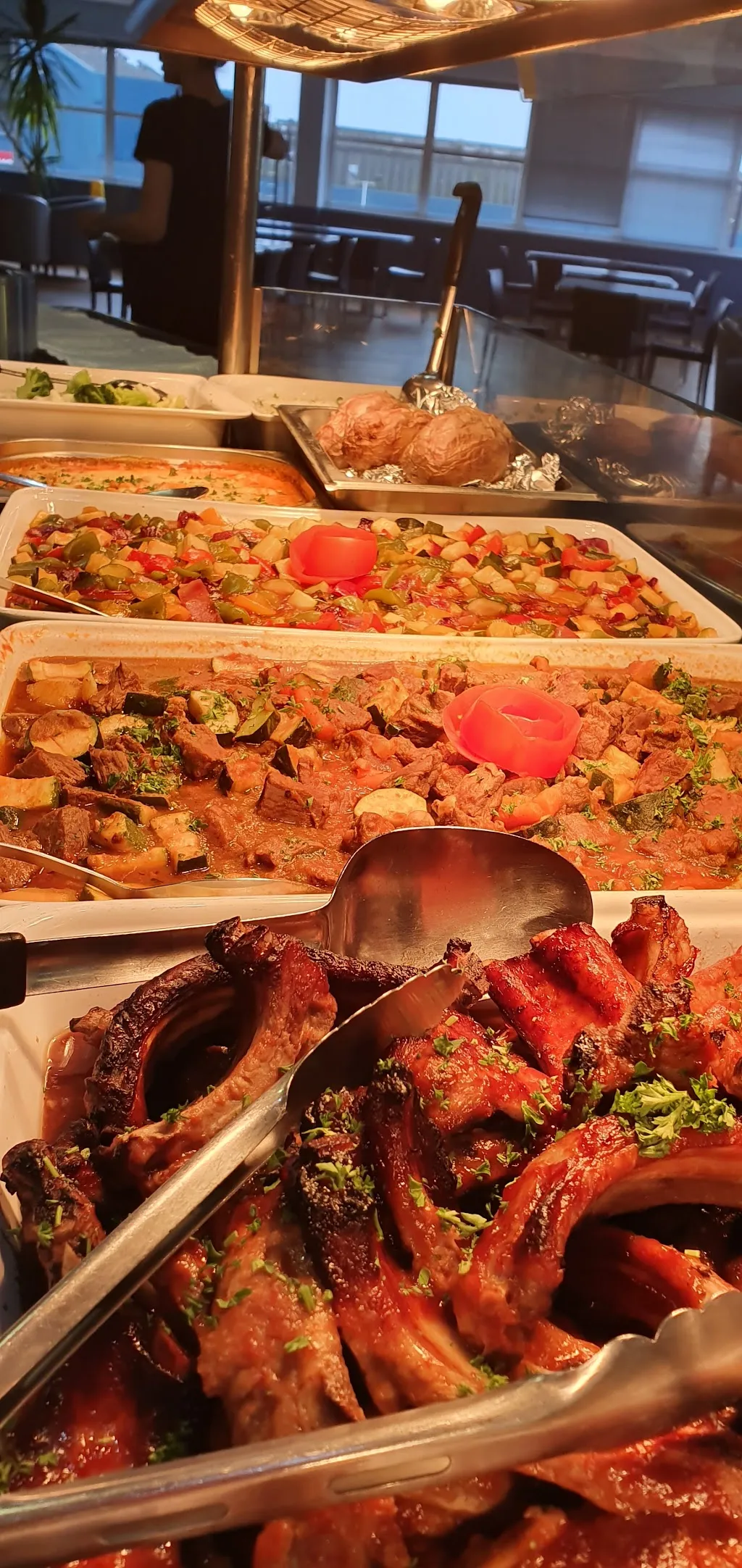 Giant's Diner 1 Giant's Diner