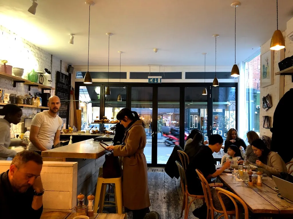 Hally's London 1 Hally's London