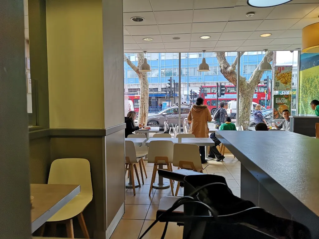 KFC Morden - London Road