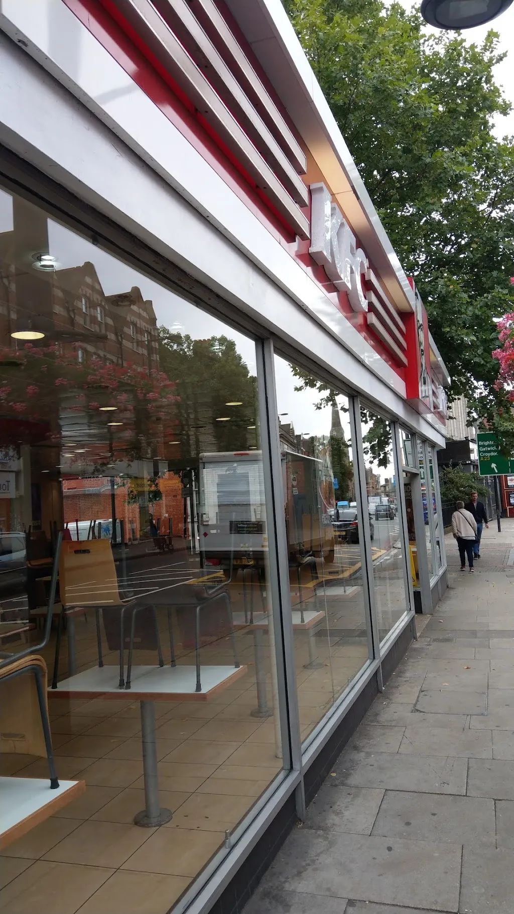 KFC Streatham - High Road