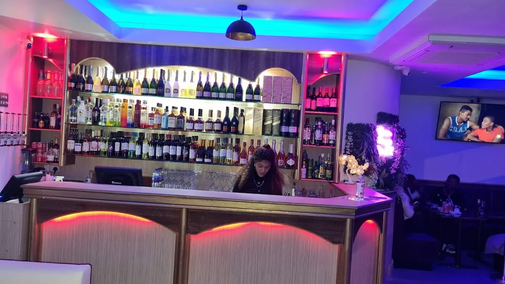 Macan Lounge 1 Macan Lounge