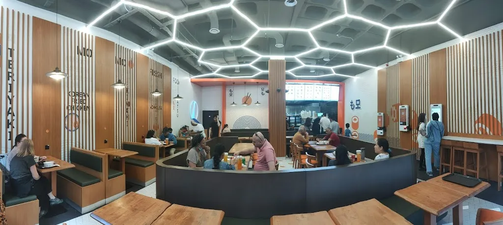 MoMo's
