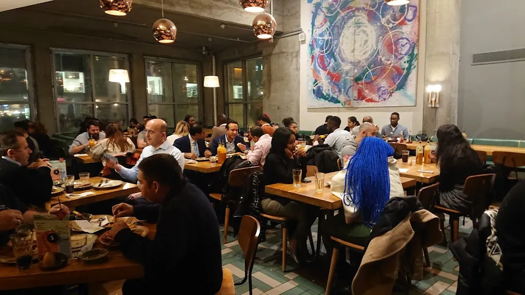 Nando's Canary Wharf - Cabot Place