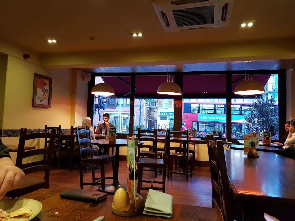 Nando's Wembley - High Road