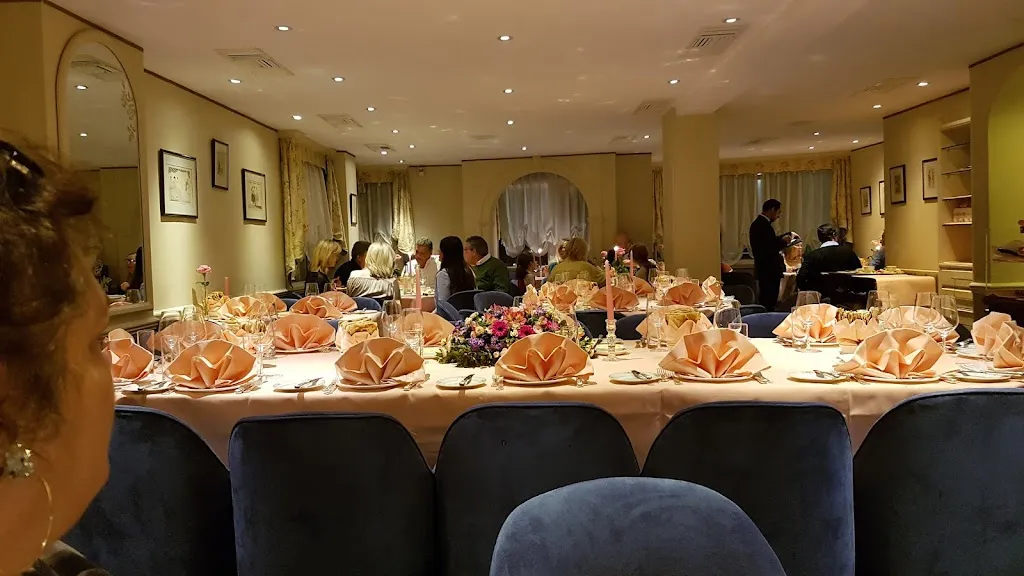 Oslo Court Restaurant