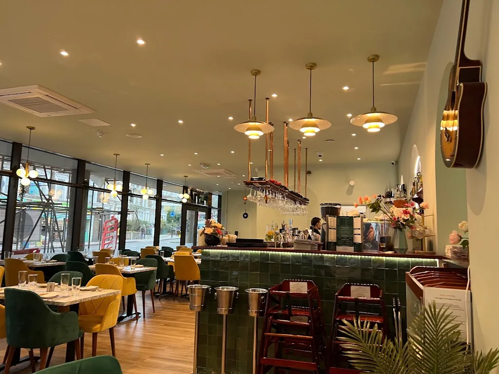 Payiz Mediterranean Restaurant Cafe & Bar